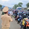 La police de Dong Nai encadre le retour de 20.000 personnes vers leurs localités d'origine