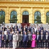 Le président Nguyen Xuan Phuc reçoit de jeunes entrepreneurs