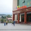 Lao Cai suspend les entrées et les sorties des touristes via son poste frontalier avec la Chine