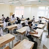 Les élèves de Hanoï retournent à l'école après trois mois de congés à cause du COVID-19