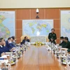 Un vice-ministre de la Défense reçoit les chefs des missions représentatives du Vietnam à l'étranger