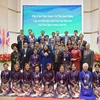 La vice-présidente Vo Thi Anh Xuan rencontre des Vietnamiens en Thaïlande