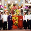 La vice-présidente Dang Thi Ngoc Thinh félicite des bouddhistes à Ho Chi Minh-Ville