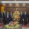 Une délégation laotienne adresse ses vœux de Nouvel An lunaire à Hoa Binh