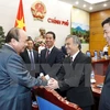 Le Premier ministre reçoit les nouveaux ambassadeurs vietnamiens