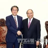 Le PM Nguyên Xuân Phuc salue les liens avec le Japon et la Hongrie