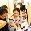 Des Vietnamiennes prêtes à dépenser pour des produits cosmétiques importés