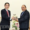 Une délégation du Parti libéral-démocrate du Japon en visite au Vietnam