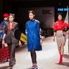 Habillement: la fabuleuse collection d’une jeune styliste nord-coréenne au Vietnam