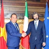 Le vice-PM Truong Hoa Binh rencontre le président de la Chambre des députés d’Italie