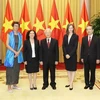 Le président Nguyen Phu Trong reçoit des ambassadeurs de différents pays