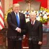 Le dirigeant vietnamien Nguyen Phu Trong s'entretient avec le président américain Donald Trump