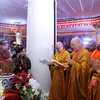 Vesak: des délégués assistent à la cérémonie de prière pour la paix et la prospérité à Fansipan