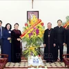 La présidente de l'AN Nguyen Thi Kim Ngan félicite Noël à l'archevêque de Hanoi