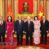 Cérémonie de transfert de fonctions entre ancien et nouveau présidents vietnamiens