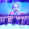 Le PM Pham Minh Chinh au spectacle «Foi et aspiration »