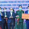Ha Giang : le président à la réunion résumant le Programme de maisons pour les démunis 