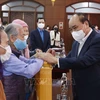 Le président Nguyên Xuân Phuc offre des cadeaux du Têt aux ménages pauvres de Da Nang