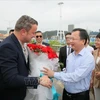 Le Premier ministre luxembourgeois Xavier Bettel visite la baie d’Ha Long
