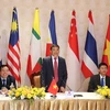Promotion de l'initiative du Vietnam sur le placement du drapeau de l'ASEAN