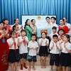 Le PM Pham Minh Chinh visite des établissements éducatifs d'enfants défavorisés