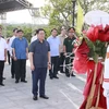 Le président de l'Assemblée nationale rend hommage aux héros morts pour la Patrie à Thua Thiên-Huê
