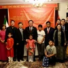 Le président de l'AN Vuong Dinh Hue rencontre la communauté vietnamienne en Iran