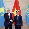 Le président du Kazakhstan achève sa visite officielle au Vietnam