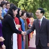 Le président Vo Van Thuong rencontre l'Association des femmes d'affaires vietnamiennes