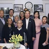Le président Vo Van Thuong rend visite à des Viet kieu aux États-Unis