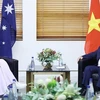 Entrevue entre le PM Pham Minh Chinh et la présidente du Sénat australien