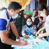 L'ambassade du Vietnam au Cambodge organise un programme médical en faveur des personnes défavorisées à Kratie