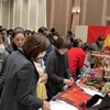 Le Vietnam à la foire caritative de la Société d'amitié des femmes d'Asie-Pacifique à Tokyo