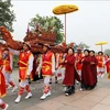 La procession de palanquins vers le temple des rois Hùng 