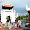 Une exposition photographique présente des pagodes vietnamiennes