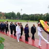 Les députes de l’AN rendent hommage au Président Ho Chi Minh