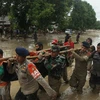 Indonésie: 15 morts et des dizaines de disparus dans des crues subites