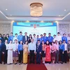 Les autorités de HCM-Ville formulent ses vœux à des étudiants laos et cambodgiens 