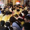 Des milliers de Vietnamiens fêtent le Dieu de la Richesse