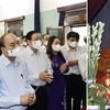 Le président Nguyen Xuan Phuc rend hommage au Président Ho Chi Minh