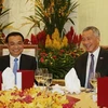 Le Premier ministre chinois s’entretient avec son homologue singapourien