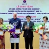 VIH/Sida : le Vietnam honore trois experts médicaux internationaux