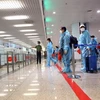 Suspension temporaire des entrées de passagers dans les aéroports de Tan Son Nhat et de Noi Bai