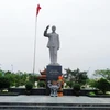 La statue du Président Hô Chi Minh à Cô Tô