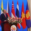 Премьер-министр Нгуен Суан Фук выступает на 36-м саммите АСЕАН (Фото: ВИА)