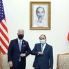 Премьер-министр Нгуен Суан Фук принял советника президента США по национальной безопасности Роберта ОБрайена. (Фото: ВИА)