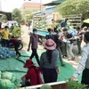 Транспортировка риса для вьетнамцев в Камбоджу (Фото: ВИА)