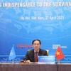 Министр иностранных дел Буй Тхань Шон председательствовал на открытии дискуссионного заседания на уровне министров на тему «Защита инфраструктуры, необходимой для жизнеобеспечения населения». (Фото: ВИА)