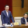Председатель НС Выонг Динь Хюэ выступает на встрече 29 апреля. (Фото: ВИА)