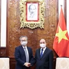 Президент страны Нгуен Суан Фук принял посла Японии во Вьетнаме Ямаду Такио. (Фото: Тхонг Нят/ВИА)